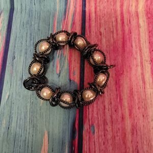 💍Lia Sophia Rebel Stretch Bracelet With Hematite, Gunmetal and Resin Pearls